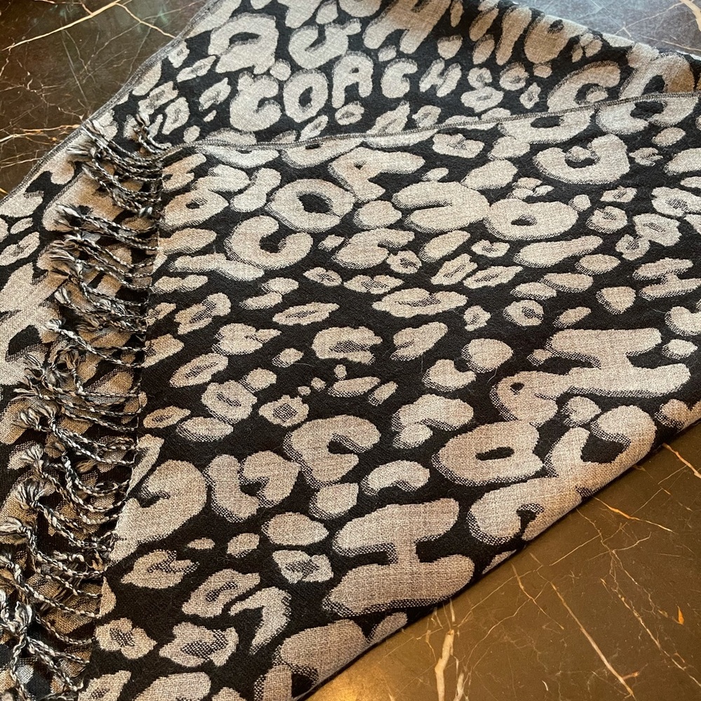 Coach Scarf - Picture 4 of 5
